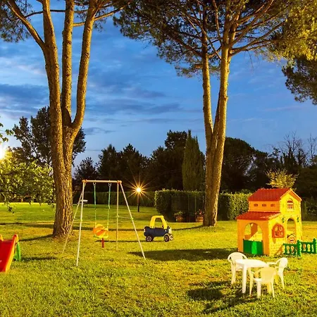 Villa Elisa 16, Emma *