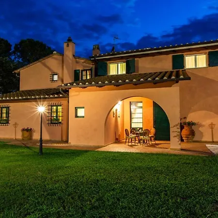 Elisa 16, Emma Villa