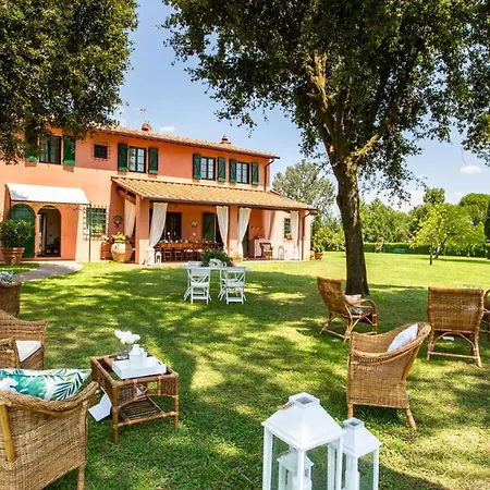 Villa Elisa 16, Emma