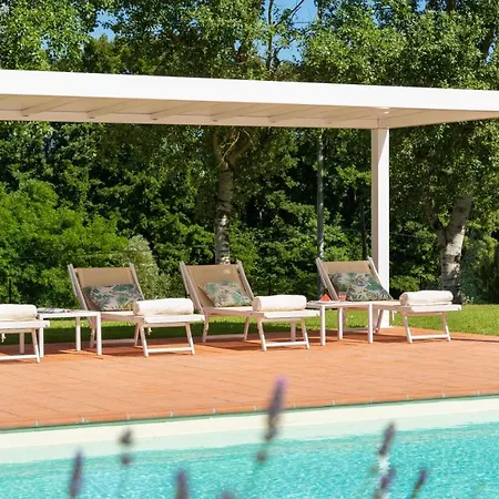 Villa Elisa 16, Emma *