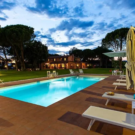 Villa Elisa 16, Emma *
